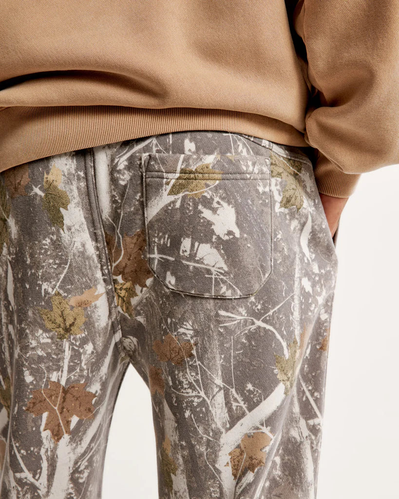 Essential Camo Sweatpant